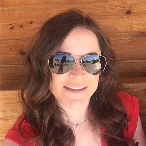 Meet your Posher, Angie